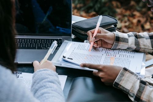 Top 10 Essay Writing Tools for Students