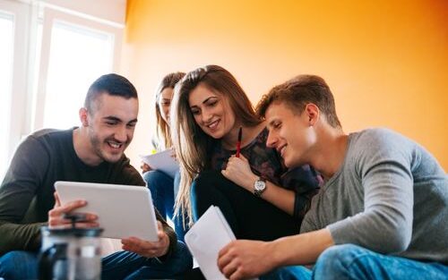 How to Manage Homework with AI Tools (2025 Guide)